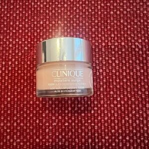 Clinique Moisture Surge 1oz brand new